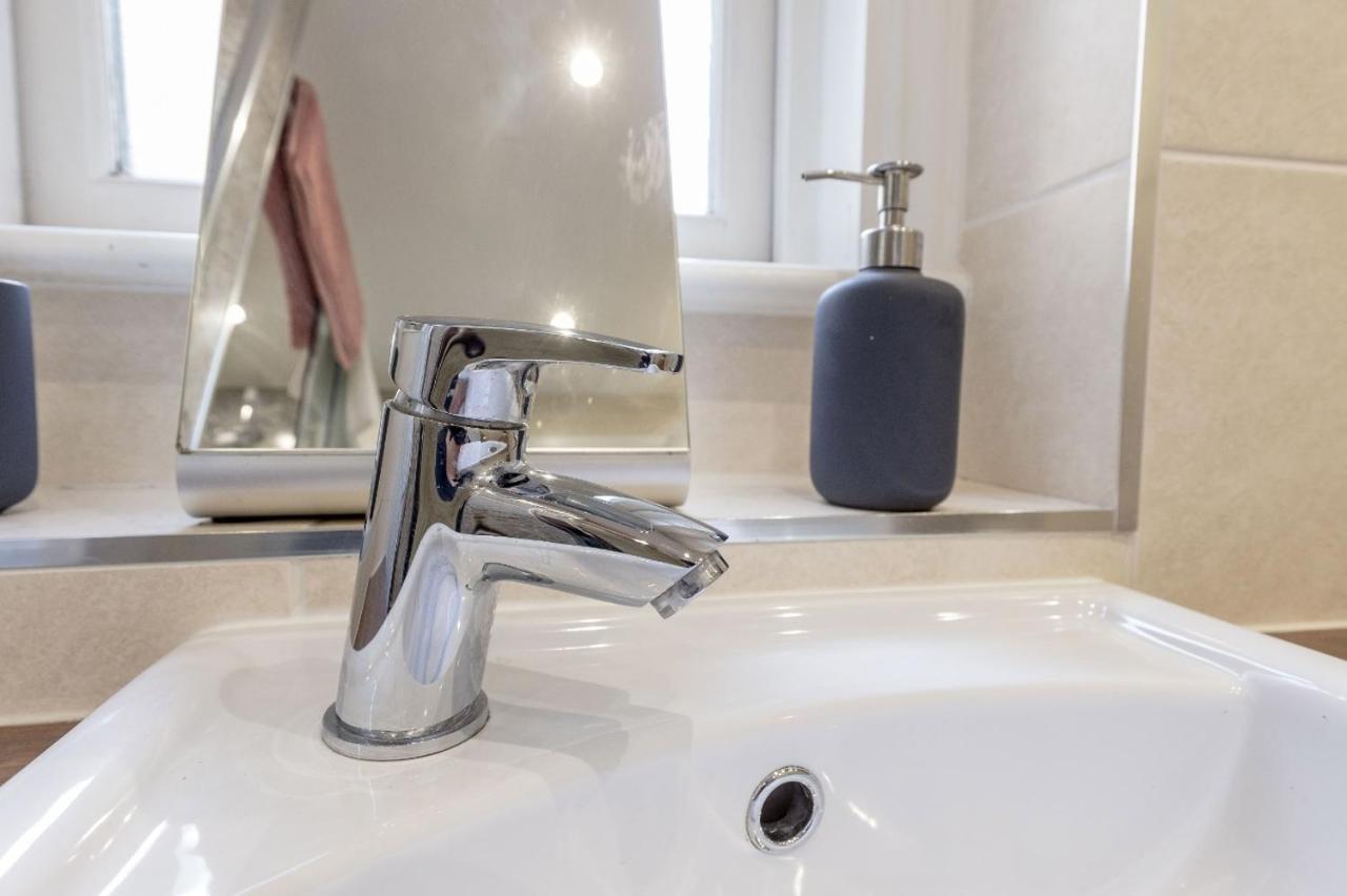 Stunning 1 Bed At Holyrood Palace & Arthurs Seat EDI Buitenkant foto
